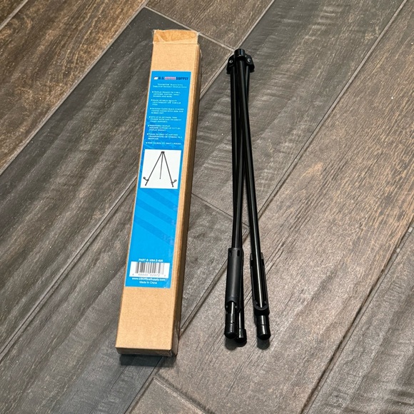 NIB Small 14” Portable Easel - Picture 13 of 16